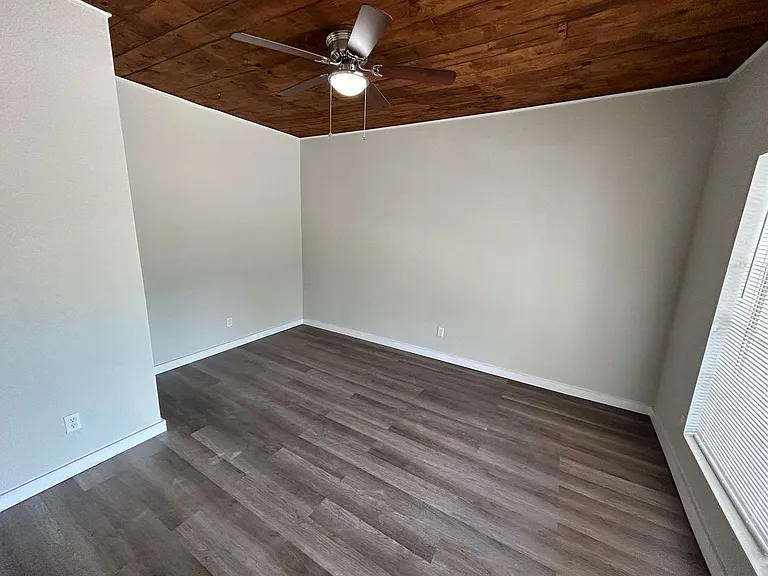 1245 Kayton Ave — Photo 22