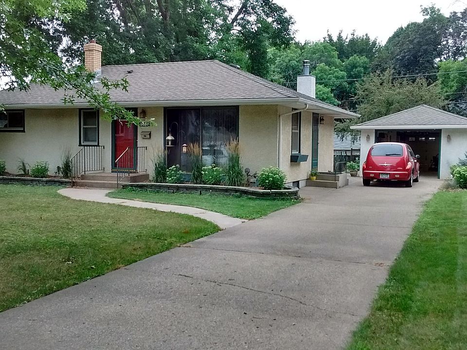 1st image of 2657 5th Ave E