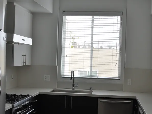 Le Robaire, 11931 Goshen Ave #9204b6e5b, Los Angeles, CA 90049