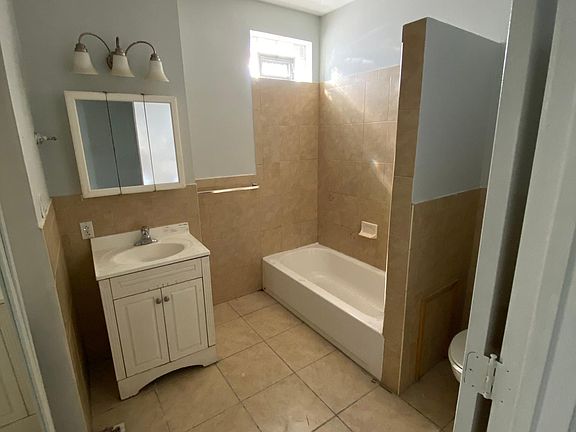 4th image of 4529 Greene St Floor 1