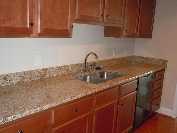 3rd image of 3008 Hill St Unit 103