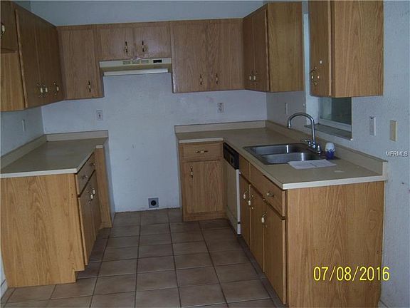 4th image of 526 Greenbrough Dr