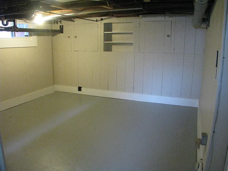 2364 Clermont St — Photo 18