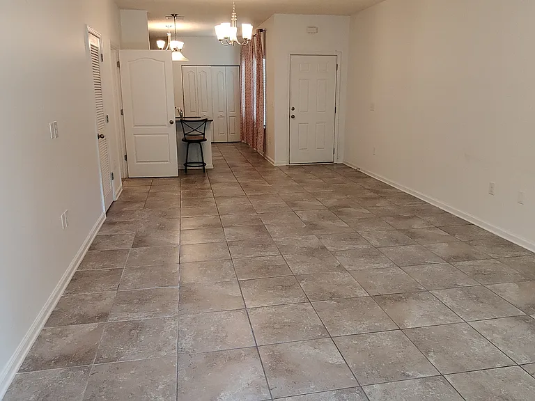 628 Servia Dr — Photo 17