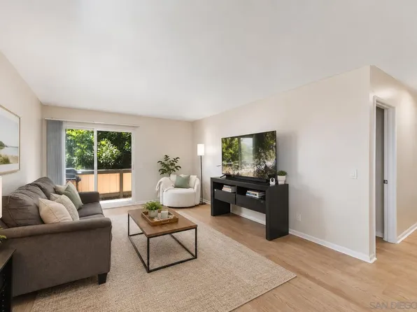 868 E Alvarado St APT 28, Fallbrook, CA 92028