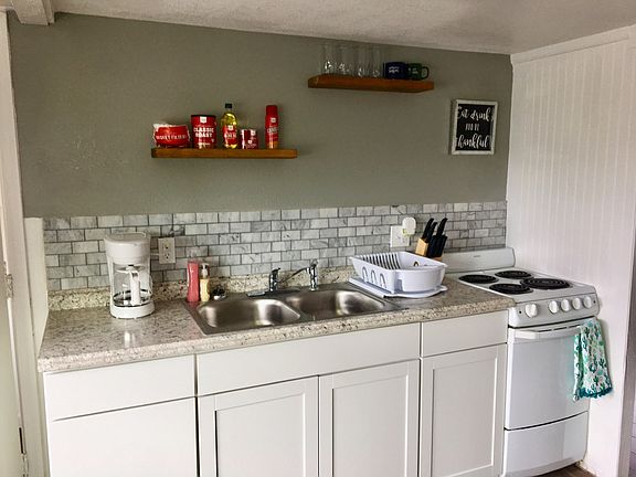 4th image of 2830 N Park Ave