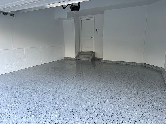 3rd image of 739 Hunsberger Rd