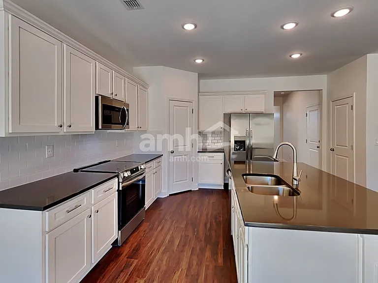 11 Spruce Cir — Photo 3