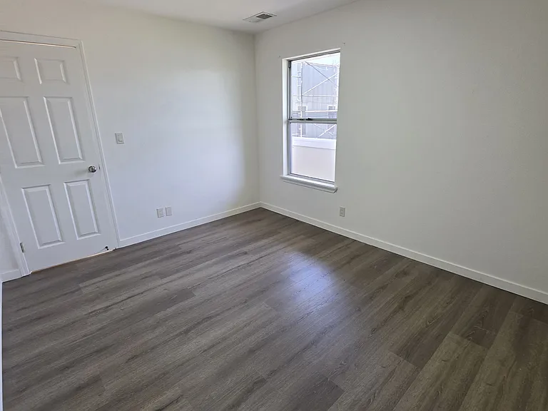 2323 Market St #A — Photo 28