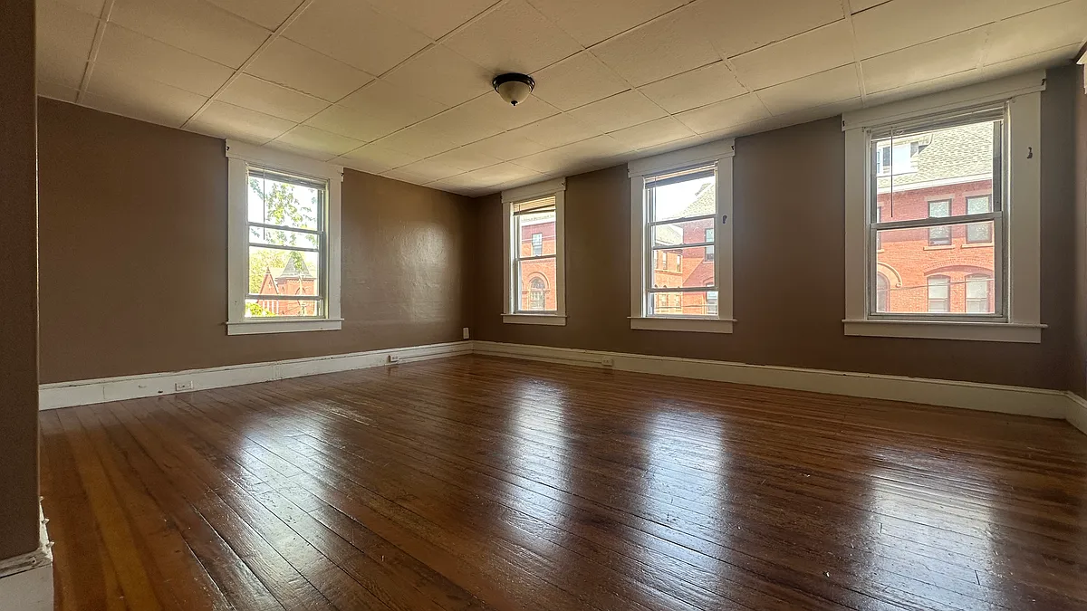 Building Photo - 123 Orange St #3