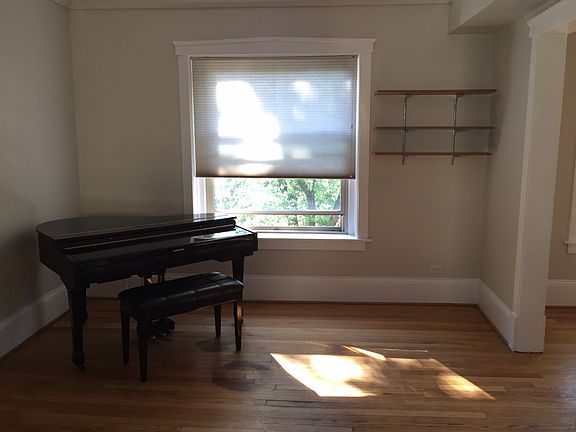 3rd image of 7019 N Wolcott Ave #3S
