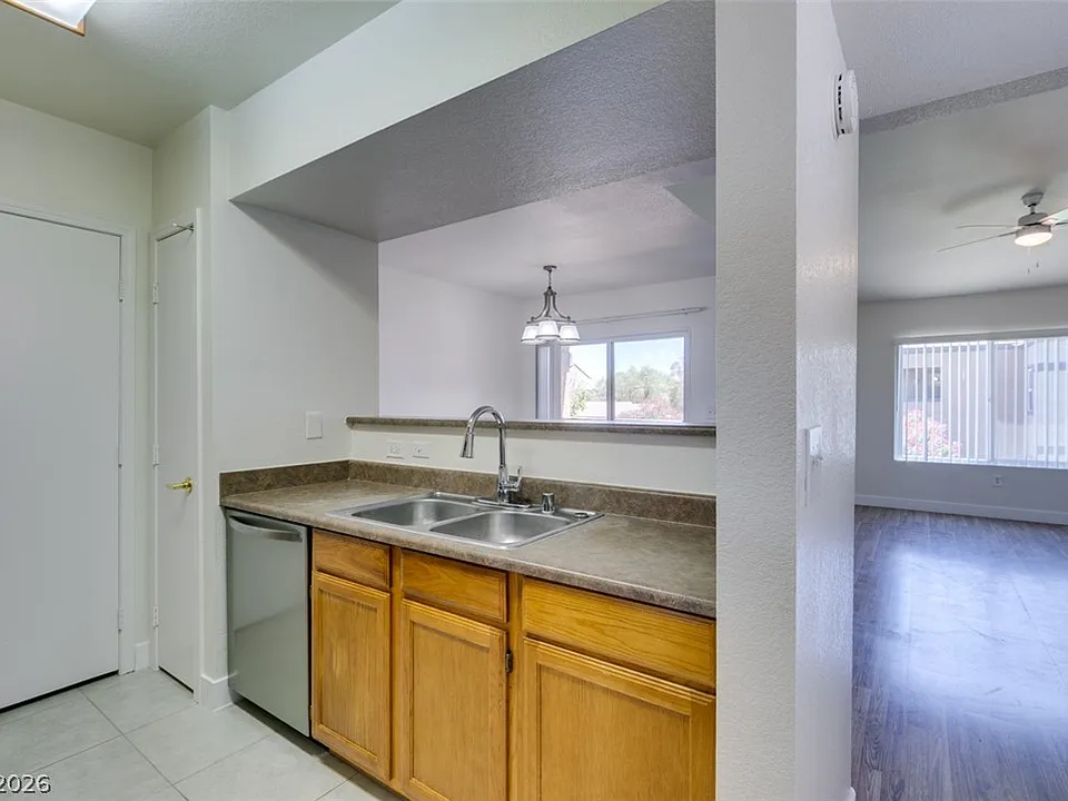 6650 W Warm Springs Rd #2118
