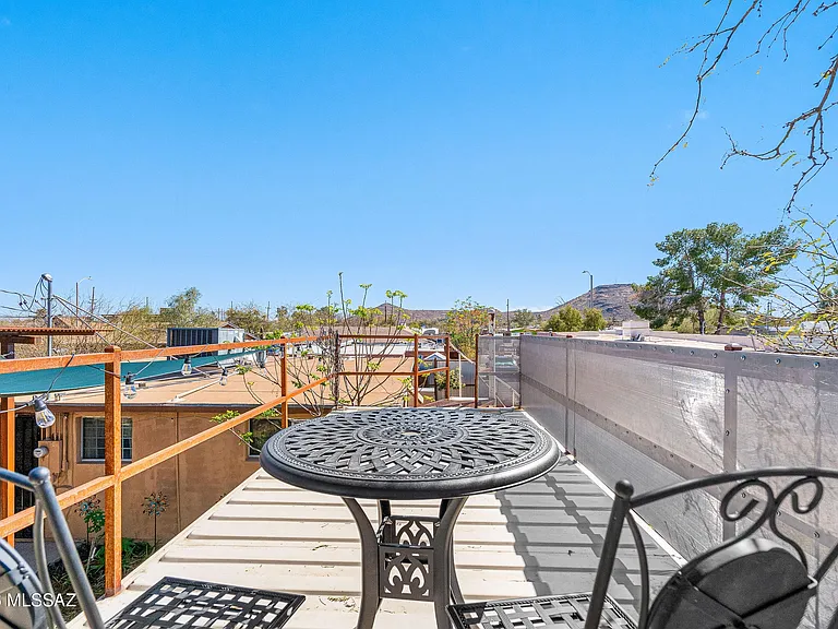 1426 W Delaware St #2 — Photo 4