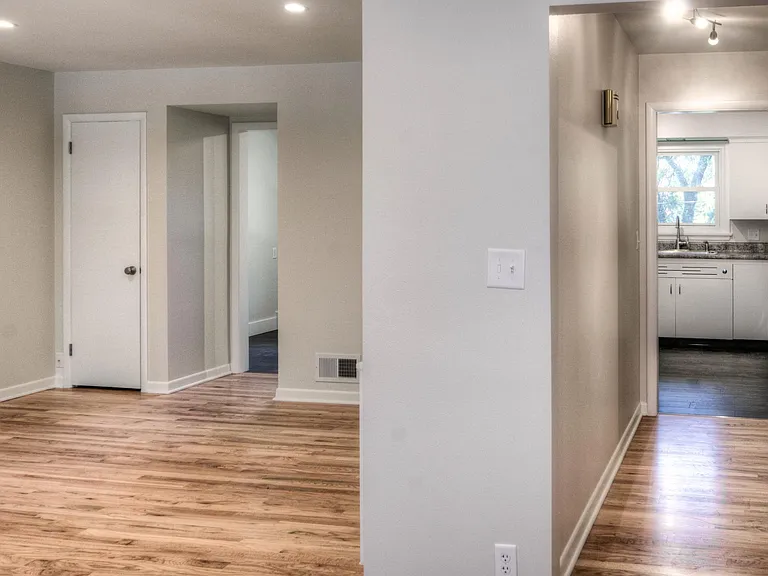 3135 S 107th Ave #4 — Photo 3