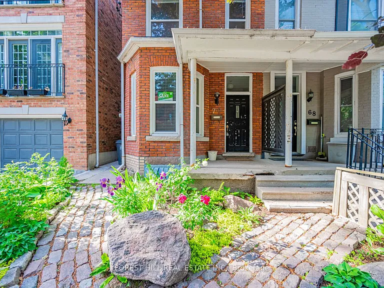 70 Macpherson Ave #UPPER — Photo 3