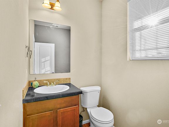 3rd image of 8523 198th Street E