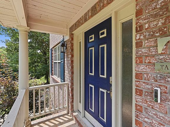 2nd image of 1124 River Oaks