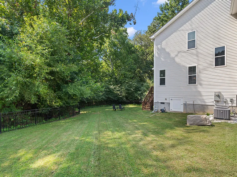 115 Owensboro Ct — Photo 43