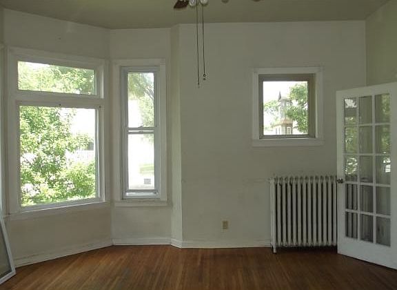 4th image of 664 York Ave