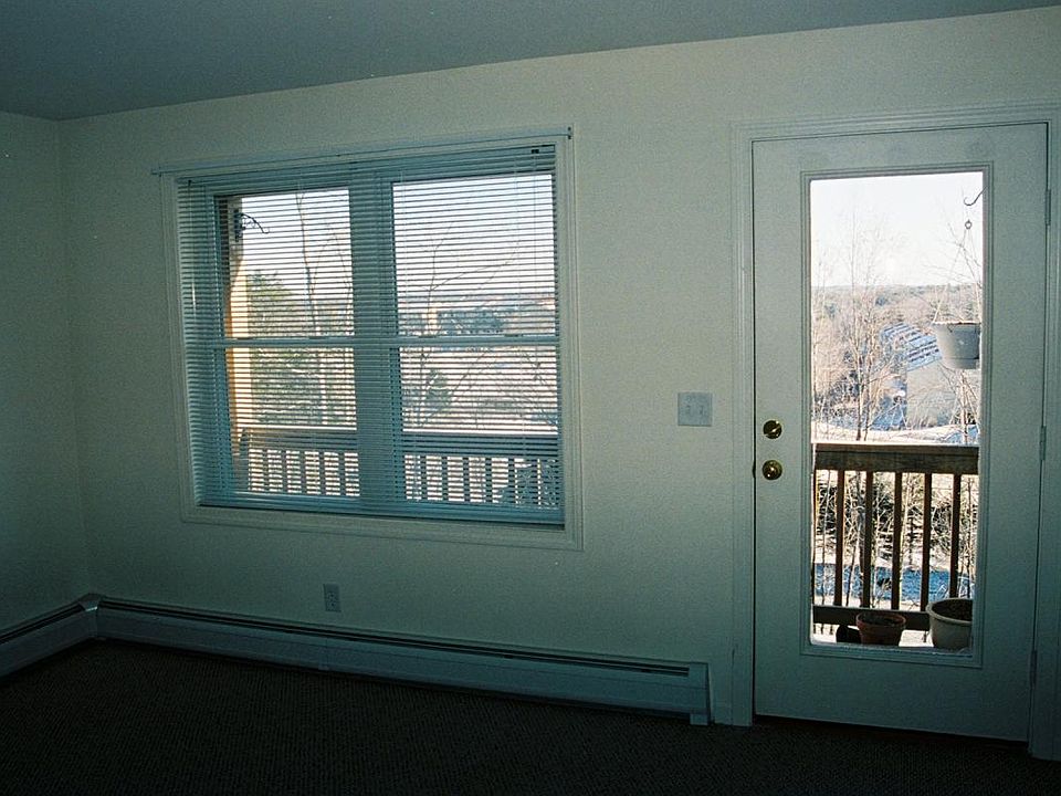 liv rm includes attached deck