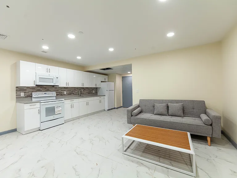 216 N River St #304 — Photo 7