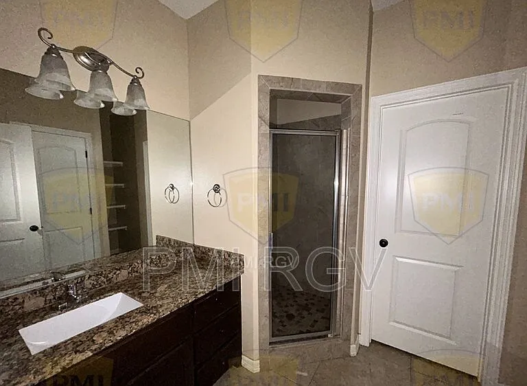 2601 E Garfield Ave #4 — Photo 8