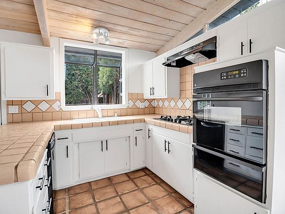 4th image of 22912 Calabash St