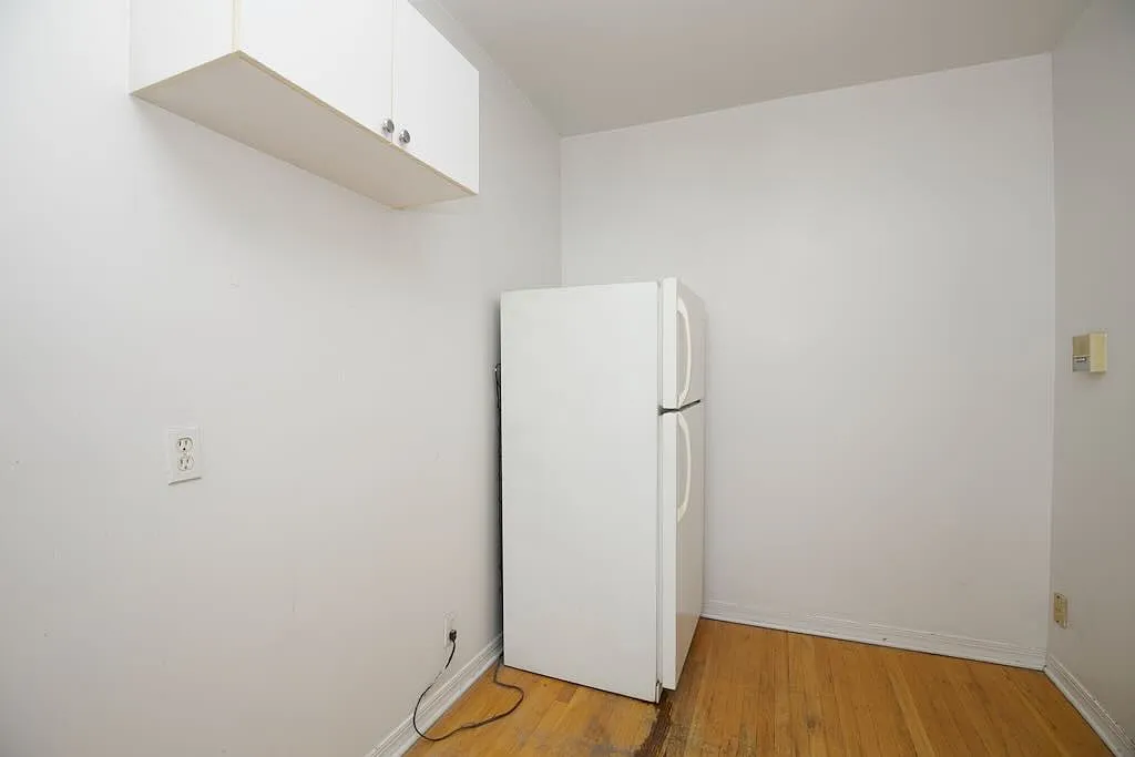 Radiant 1 Bed, 1 Bath at Wellington + Whipple (Logan Square) — Photo 4