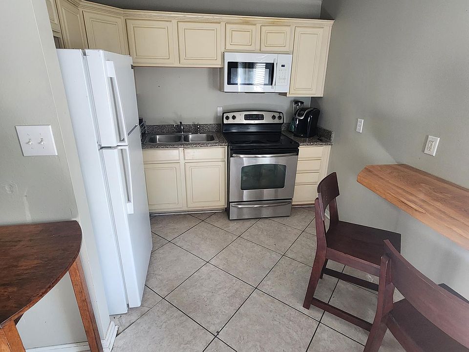 1st image of 1715 11th St #2