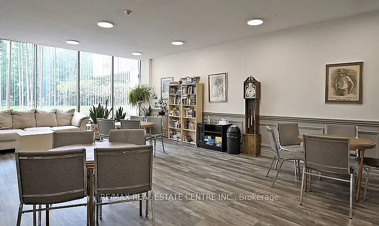 2542 Argyle Rd #5 — Photo 19