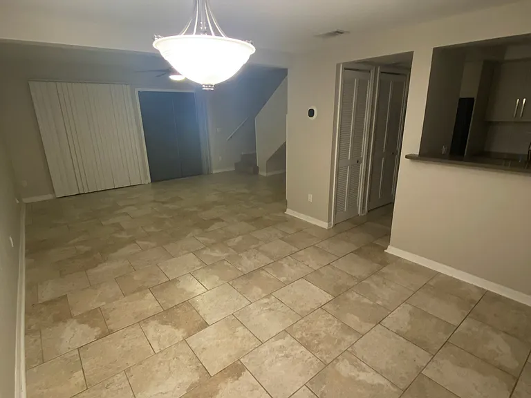 900 SW 62nd Blvd #D27 — Photo 3