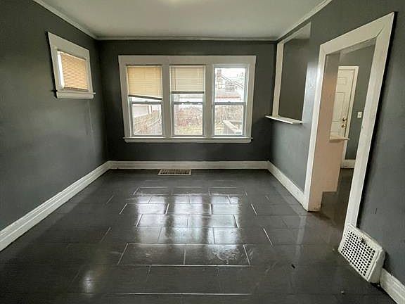 4th image of 5640 Underwood St