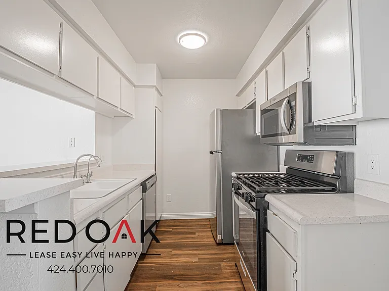 10346 Commerce Ave #6 — Photo 8