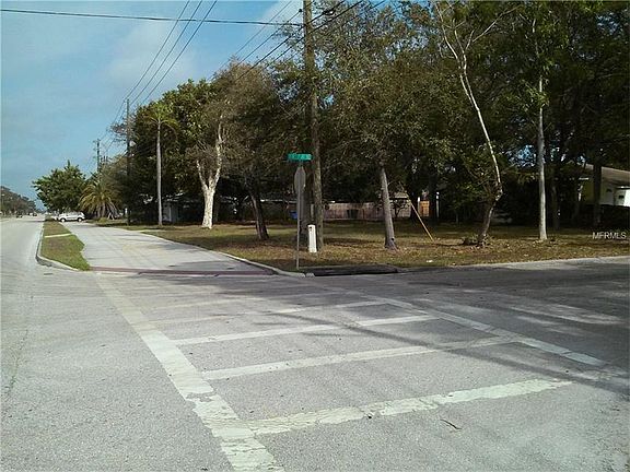 2nd image of 4201 1st St NE