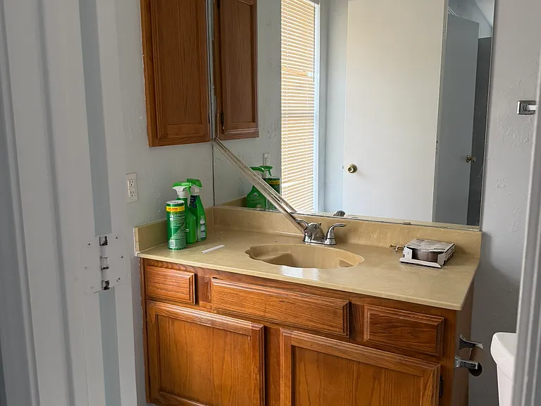 304 Gregory Ln — Photo 8