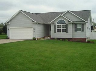 8565 N Shelby Dr, Erie, PA 16509