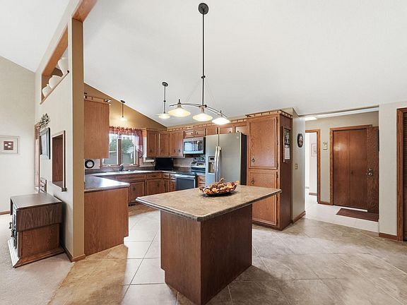 5th image of 1777 Wildwood Rd