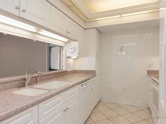 5th image of 784 Willowbrook Dr APT 605