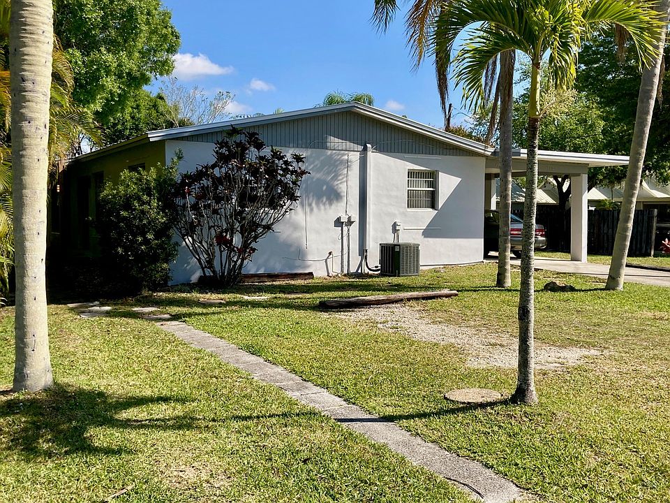 1st image of 803 SW 29th St #803