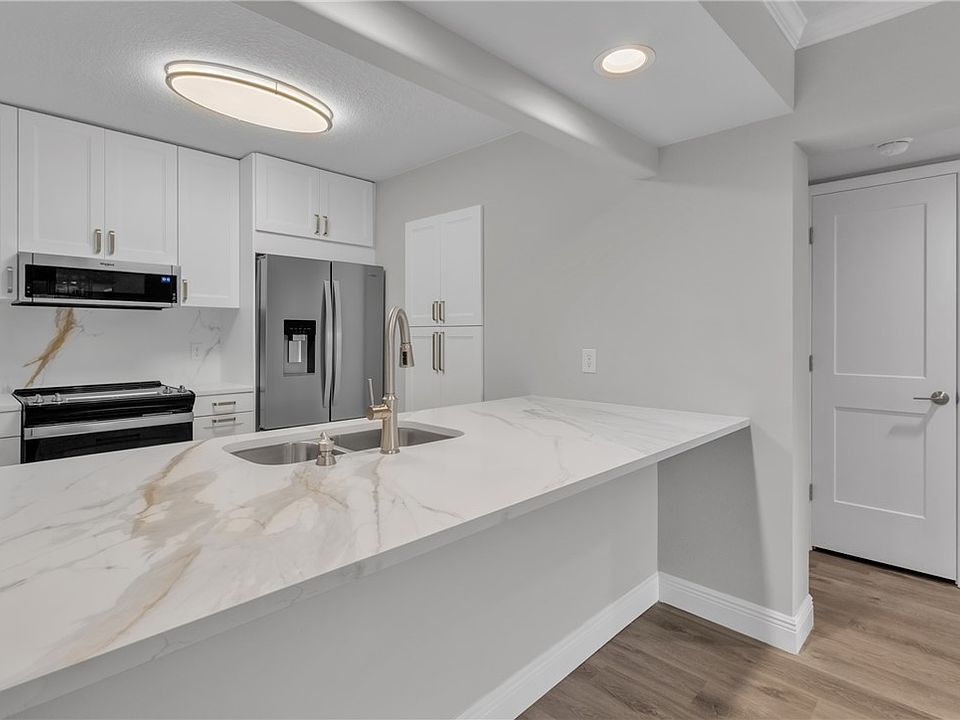1st image of 30 Plantation Dr APT 104