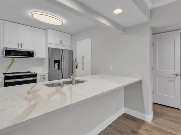 30 Plantation Dr APT 104, Vero Beach, FL 32966