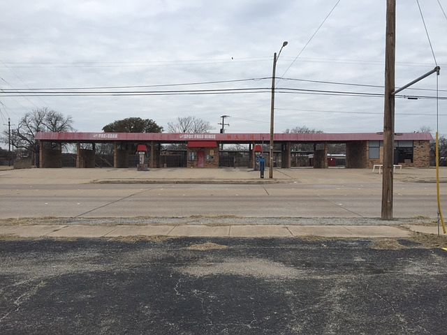 1st image of 700 S Cherry Ln