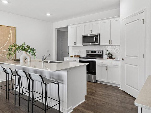 5th image of 165 Charlies Bend Way