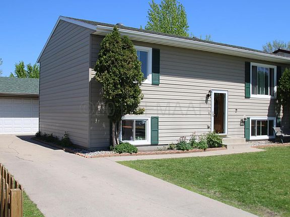 2nd image of 2008 6th Ave E