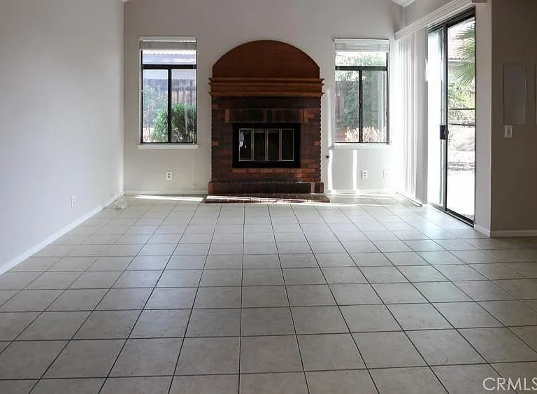 10596 Evergreen Dr — Photo 4