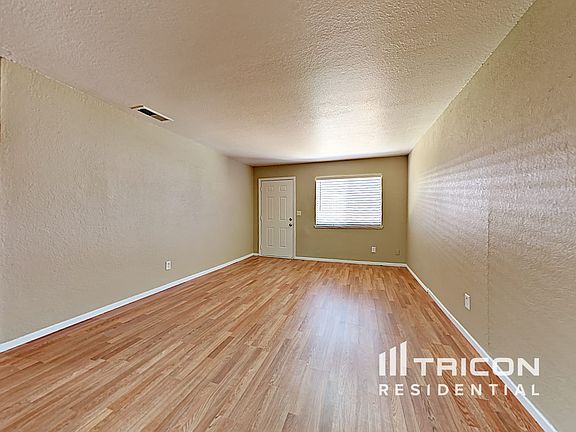 4th image of 1632 Citrus St #B