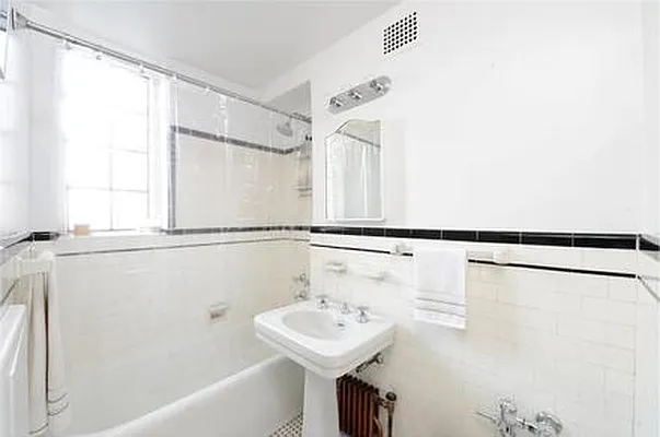 Rented by Town Residential | media 5