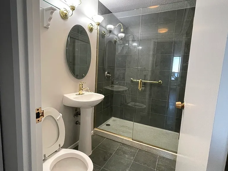 5100 N Marine Dr #27M — Photo 8