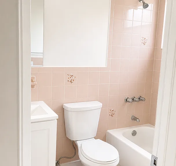 Westland Manor — Photo 20