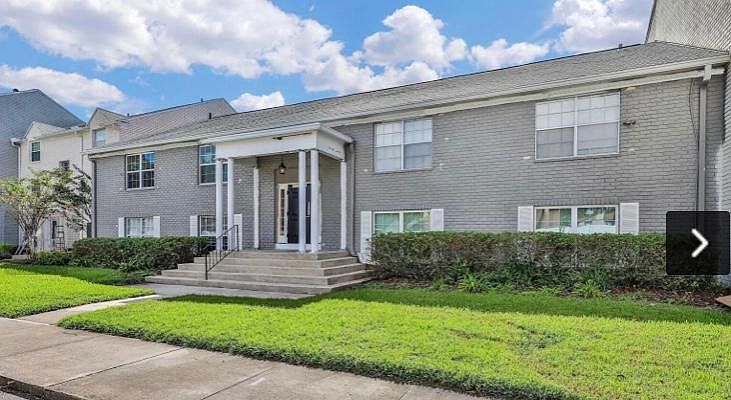 1st image of 329 Plaza Gate Ln